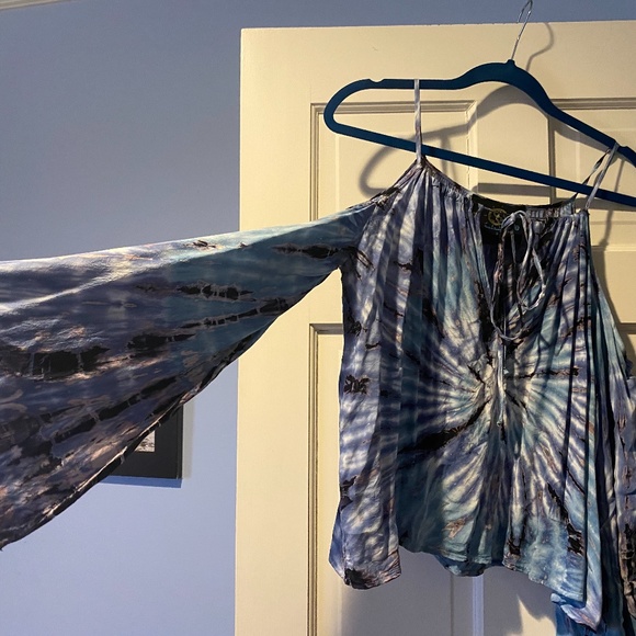 Blue Life: Cold Shoulder Top in Blue Tie Dye - Picture 2 of 4